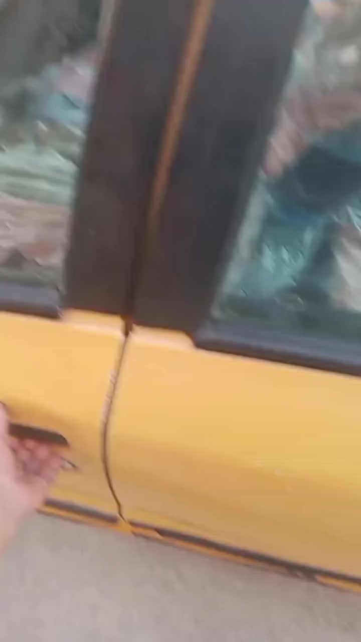 سلام عليكم سمند للبيع 2011 سنويه منتهيه من 22 سياره بيه مكينه وكير جديد وحداديه تخبل سعر مليونين وبيه بسيط كفاله من دوله والعشائر متوازي عليه بيعته ***********
