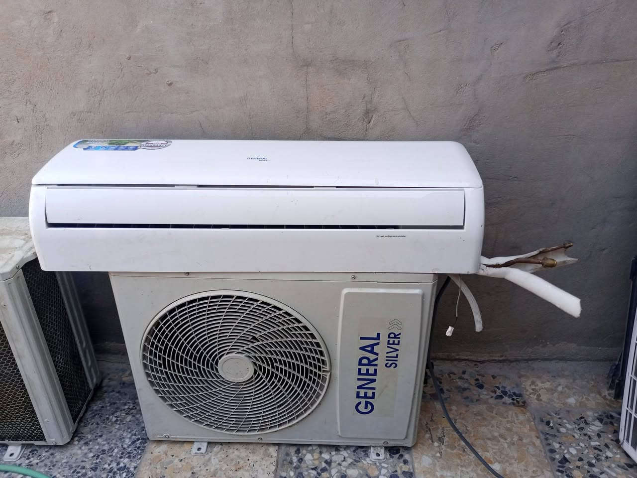 سبالت عدد ثنين طنين للبيع مستخدمات شهرين مكفولات من تصليح بس بواري وياهن سعرهن 800وبيهن مجال *********** عنوان الأمين الثانية
