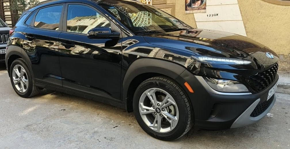 السلام عليكم
هونداي كونا وارد أمريكي 2023 
محرك 2000 دوش 
لون اسود مواصفات sel 
بصمة ابوب . بصمة تشتغيل . تشغيل عن بعد 
شاشة كامرة اصلية 
تحكم استيرن جهتين 
توقف ذاتي 
داخل لونين اسود بيجي 
كشن السائق كهرباء 
رادار امامي جانبي خلفي 360 درجة 
نقط عمياء إشارة بالمراية 
مانع انزلاق 
اوتو استوب 
نزول منحدرات 
أدرايف مود ايكو .اسبورت . نورمال 
ويل كب حجم 17 
السيارة بدون ايرباك السيارة كفالة 
حادث السيارة فقط  تبديل بنيد 
التقرير امريكة عواصف الحادث فقط 
السعر 153 ورقة وبيها مجال بسيط للشراي 
السيارة ماشية 25 الف ميل 

العنوان بغداد حي القاهرة 
***********
رقم الجديد سنوية باسمي تحويل ثاني يوم 
رقم بغداد
