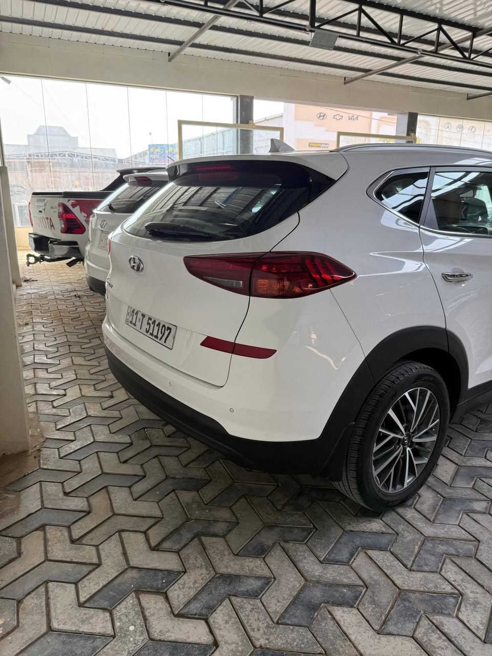 توكسان الكاصد موديل 20فول بدون بنرما رقم بغداد باسمي ماشيه 52 الف موجودة بلنجف *********** وتساب
