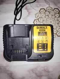 شواحن ديولت • شاحن ليثيوم • شاشة