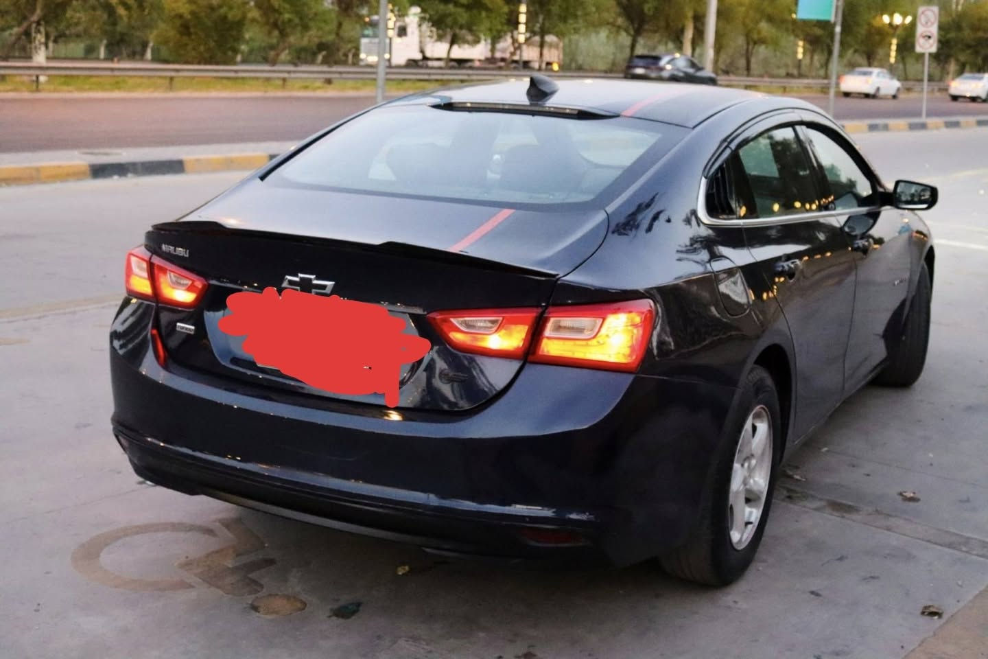 شوفرليت ماليبو للبيع 
موديل : 2018
بلد الصنع : امريكي
عداد المسافة : 125كم
لون : نيلي مميز
رقم اربيل دولي الجديد بأسمي
هزة وفحص وسنوية كلها جديدة لسنة 2030
حادث : صبغ قطعة وحدة جاملخ خلفي 
°ايرباك سليم وضع شركة
° شاصي شرط
°محرك وكير شرط
مواصفات :
ابواب بصمة جميعها 
شاشة لمس اندرويد اوتو وابل كار بلي
كامرة خلفية دوارة
نوافذ اوتو 
اوتو ستوب
تشغيل عن بعد 
كروس كونترول (مثبت سرعة)
بيها مفتاحين بصمة
حجم الويل 16
تبريد ثلج شرط 
السيارة مال بيت مداريها كلش بانزين محسن 
ابد ما خال بانزين عادي ودهن امزويل اصلي من البيت الامريكي
حجر البيئة موجود
السعر : 110$ وبيها مجال للشراي
الموقع / الموصل /الجانب الايسر
للتواصل 
*********** موصل, نينوى
