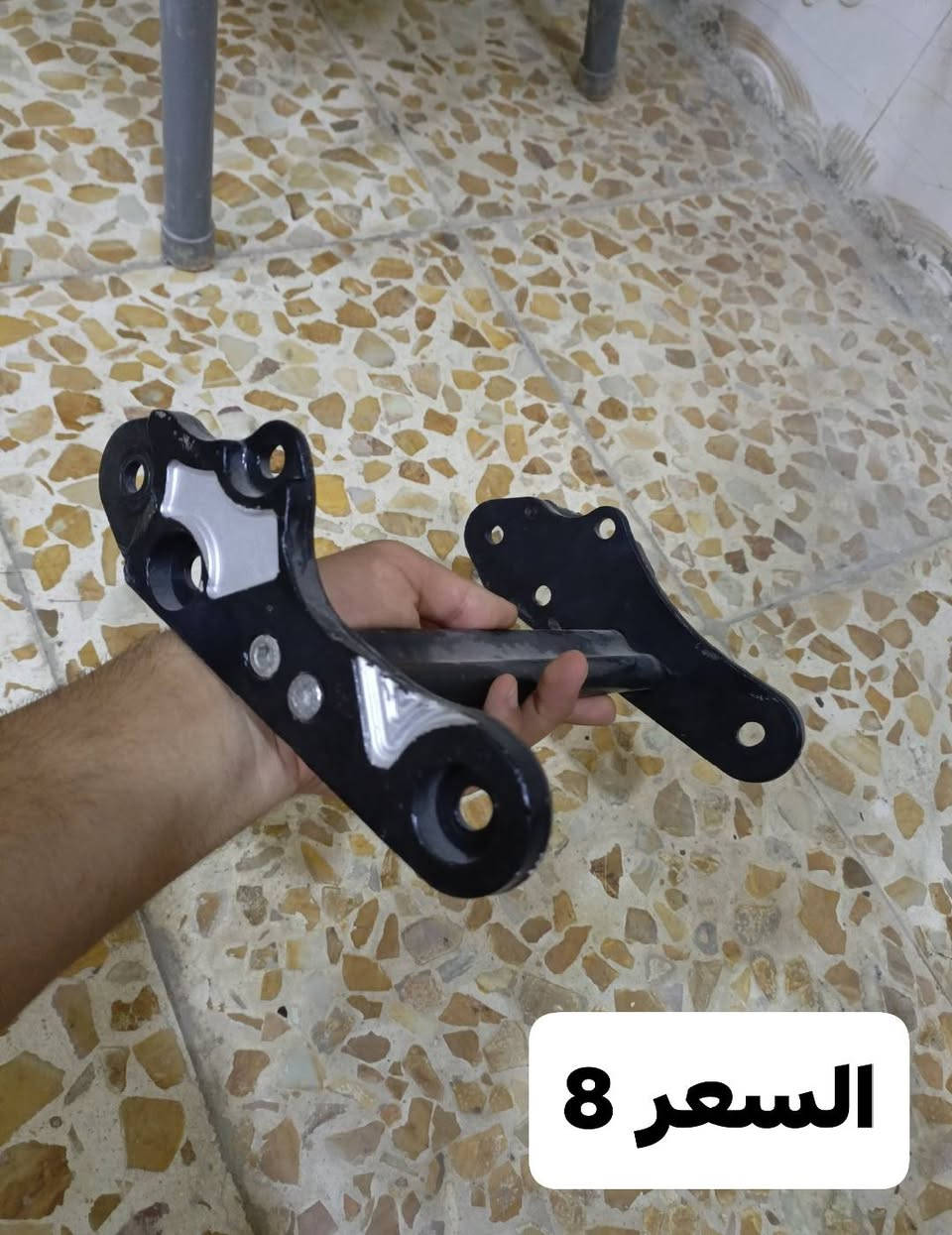 سلام عليكم غراض ماكس
لحيه + ترايش عدله 
قبق كور nsy اصلي 
صمونات كور تيتانيوم اصلي 
شيالات بلاد + رياضي 
حله مركز مدينه 
***********
