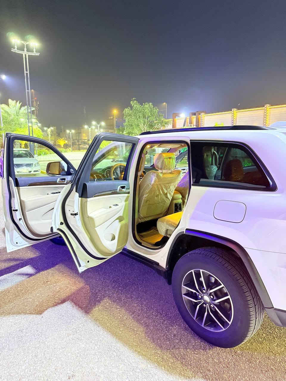 جيب لاريدو موديل 2018 خليجي رقم دهوك مكفوله كفاله عامه عدا خسفه بسيطه بالجاملغ الامامي الايمن على وضعها مامعدله مواصفات اللاريدو معروفه 

حساسات امامي + خلفي 
زراك لايت 
اشاره بالمرايه
 مراي شفط 
كشنات جلد
كشنات كهربائي 
تبريد خلفي ... السعر 255 وبيه مجال 

للاستفسار ***********
