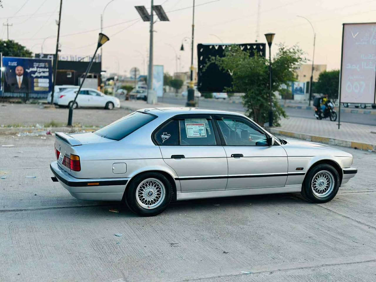 عنوان بغداد الدورة ابو دشير ***********
اسلام وعليكم  بيئم 525 اصل بليتة وسنويه موديل 1992 صبغ جماليه كير محرك مكفول تبريد شغال  سيارة جاهزة رقم بغداد انكليزي هزة جديدة تحويل ثاني يوم  سعر 65
