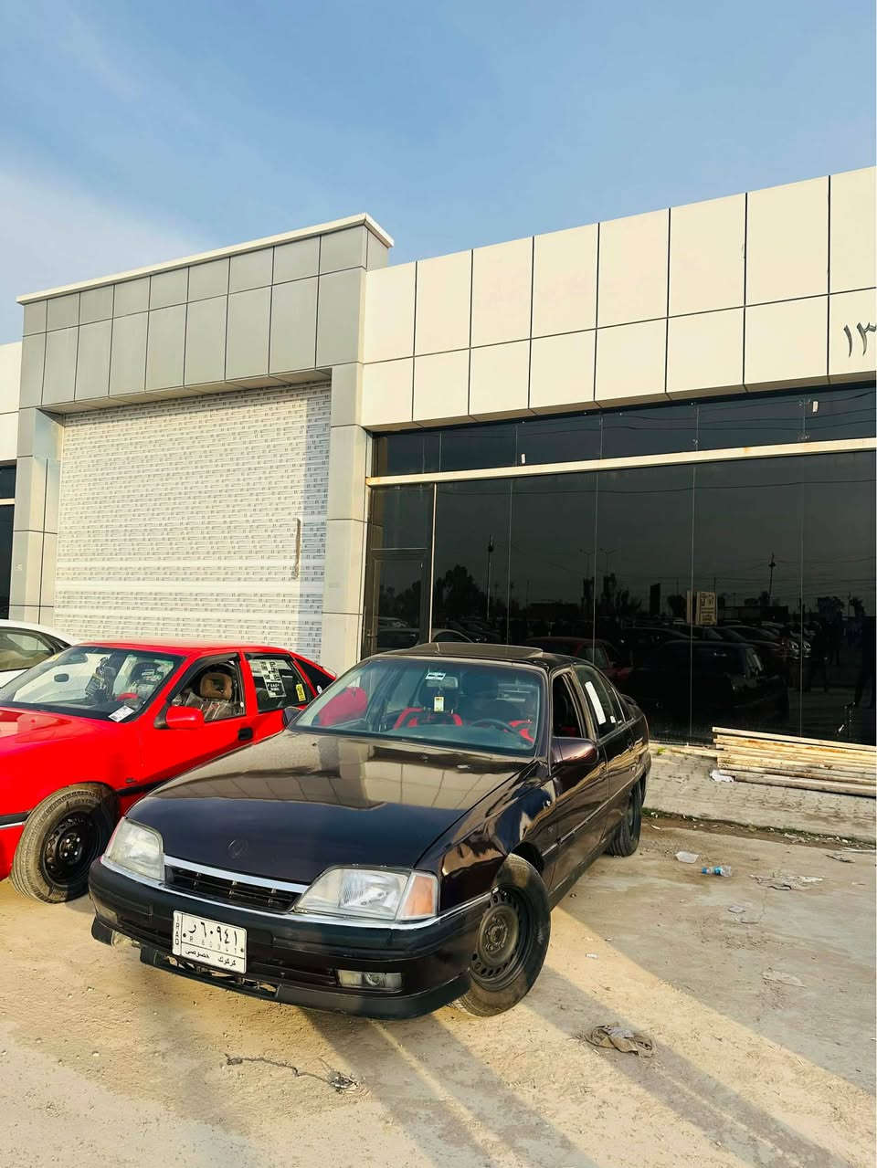 اوبل اومیکا للبیع 
مودیل  ١٩٩٢ مواصفيات CD  فول فول مواصفات 
سقف سلايت ٤ جام كهرباي قفل مركزي مكينه ٢٠ كير و مكينة و اكسل بشرط لا صرف و لا بخار تاير جديد ايرفلو كبس اوروبي ايسي جديد سياره مابي كلوب نقص عل ايدي امعمر دعامي لل دعامي صبغ جديد و حتي مامسوين بوليش  سعرها ٣٦ و بي مجال لل طيبين 
مكاني كركوك قادسية 
خاص مفتوح 
*********** كركوك, العراق
