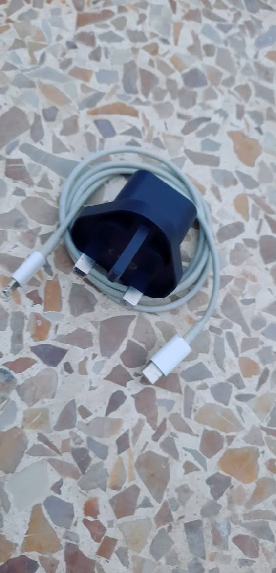 السلام عليكم 
شاحنة ايفون الاصليه للبيع  
المكان الموصل
السعر 30الف


**إذا كنت صاحب هذا الإعلان وتريد حذفه لأي سبب، رجاءا أرسل رسالة إلى الدعم الفني**