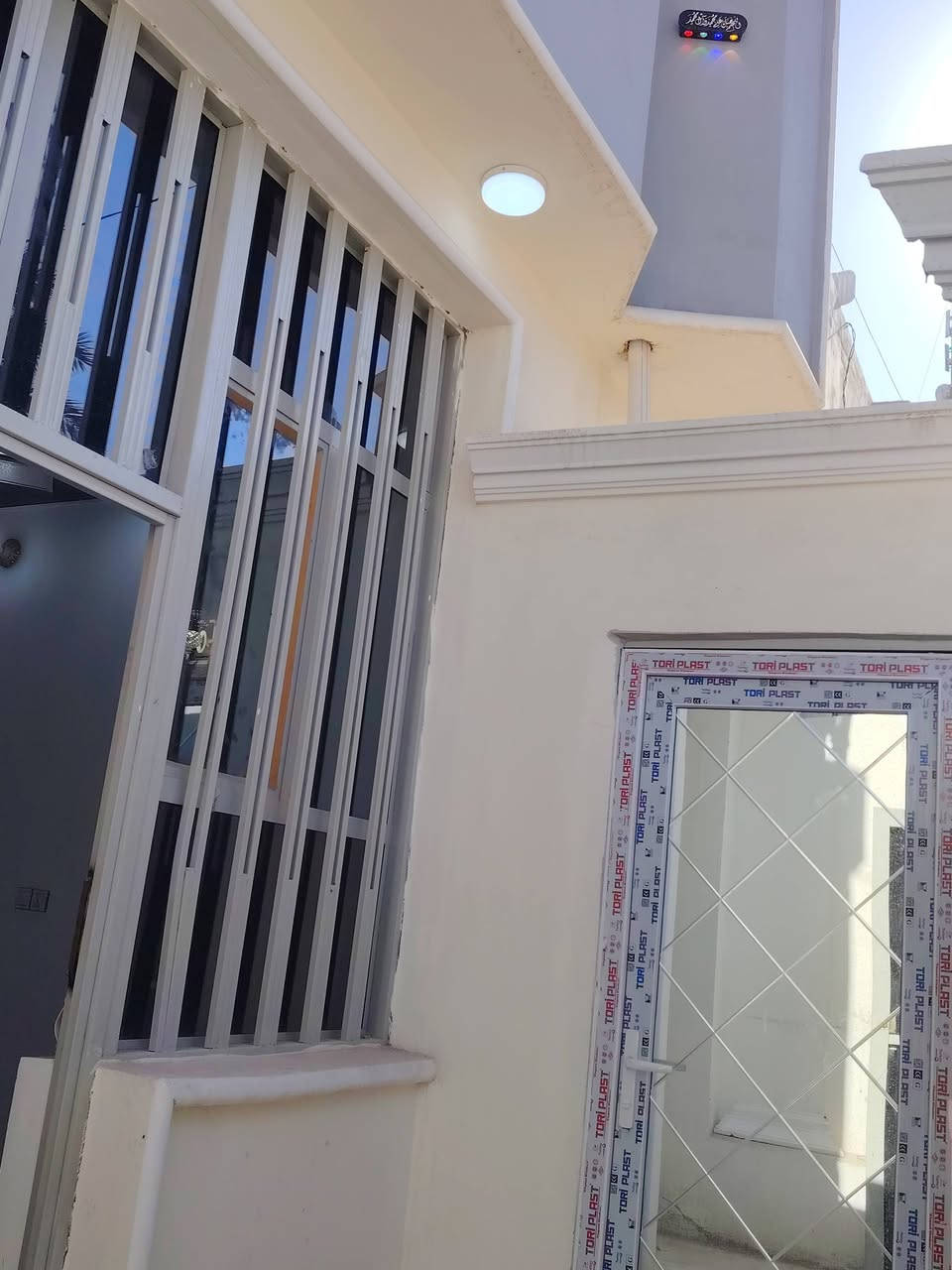 دار للبيع 🏡
 شغل نضام تركي كلش مرتب👌🏻
100 متر  #سند_25
بسعر 44 مليون #قابل_للتفاوض

غرفه/صاله/مطبخ/صحيات 2/استقبال
كراج كبير/مكشوفه 
ماء/كهرباء/سوق/مدارس/تبليط #عرض_15

#ملاحضه_قرب_100م_للشارع_في_الخط_ألاول

الموقع 🏡 نجف/شارع الصب عمود 327
للتواصل
***********
