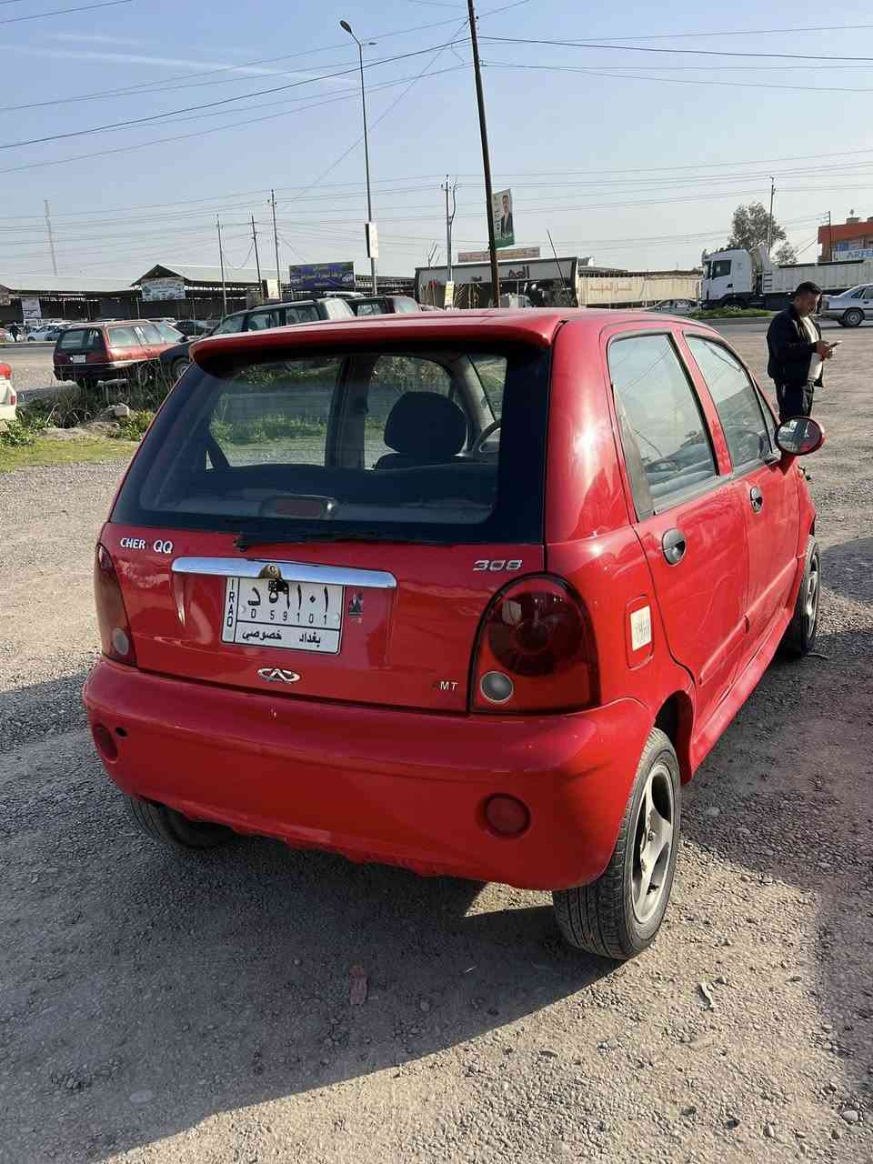 كيو كيو
2009
 رقمها الماني 
كيرها عادي واوتو 
وياله وتايرات جديد 
لايتات جديد 
كهربائيات شغال كامل مكمل
بيها قطعتين صبغ بدون حادث 
مكينه بيها دخان 
السياره كلش حلوه وبناتيه تصير للبيت 
***********
