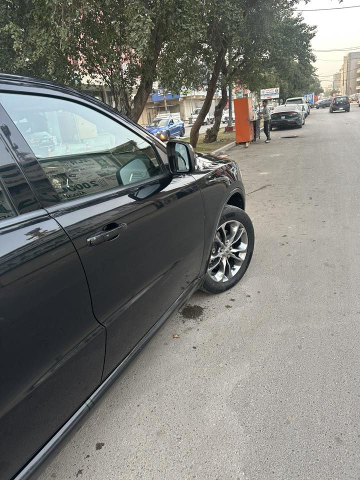 السلام عليكم 
للبيع دورنكو موديل 2020 رقم اربيل الجديد
محرك 6 سلندر 3600
السيارة حادثهه موضح بل سونار 
السعر 215 وبيها مجال
مكان بغداد اليرموك 
***********
