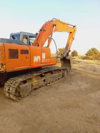 حفاره فايف للبيع موديل  2000 رقم ألماني  مامفتوح كلشي بيه  07735081927