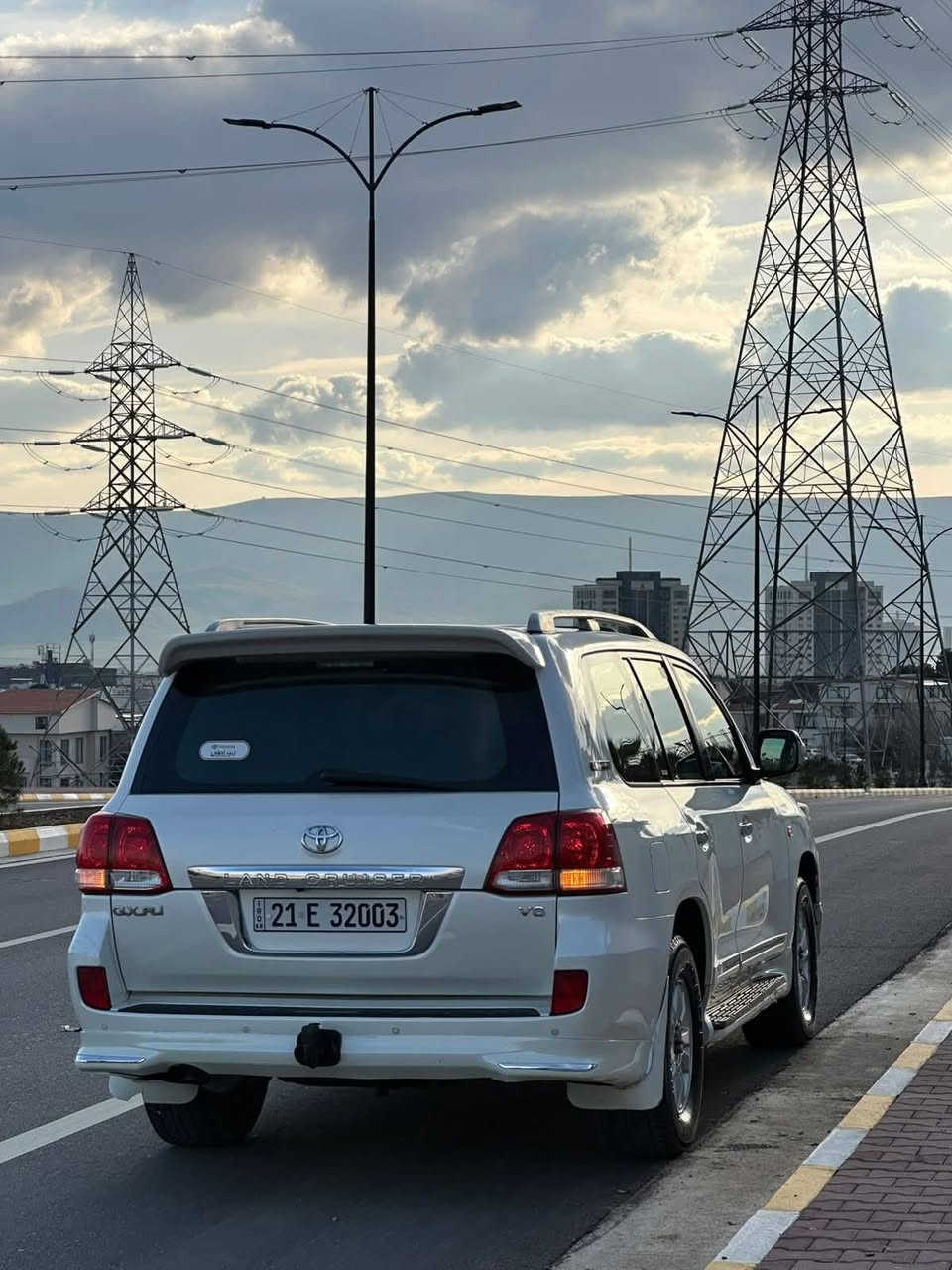 land cruiser 2011 GX_Ri  V6ستینی
بێ بۆیاغ تەنها بستێک ساردی هەیە
گێر و مەکینە نەکراوەتەوە  بەشەرت
سەنەوی نوێیە نرخی: $328
📍شوێن:سلێمانی.   ***********📞

لاند كروزر 2011 GX-R محرك V6 (ستاندر)
بدون صبغ، فقط يوجد جزء بسيط (رش خفيف)

القير والمكينة غير مفتوحة (بحالة جيدة وبشرط الفحص)
سنوية جديدة

💰 السعر: $328 دولار
📍 الموقع: السليمانية
📞 *********** أربيل, العراق
