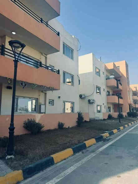 اللبيع شقة  مجمع ريحانة سكني المساحة 142طابق ارضي
واصل 9اجور تحويل القرض 
واصل ٢١  مصفرة اقصاط 
واصل التخصيص 
واصل التامين
واصل اجور المحاماه
واصل اجور الاستلام 
الشقة موقع مميز جدا جدا والسعر مميز جدا جدا 
وجه الشقة على المجمع والبلكونة الخلفية على الشارع الرئيسي للمجمع 
تحتوي على 
بلكونة امامية
ترك خلفي 
استقبال 
غرفتين منام كبيرة 
غرفة وسط
مطبخ منفصل 
ممر حولي 
حمام شرقي
حمام غربي 
استلام فورررري 
للاستفسار الاتصال على الرقم ***********
