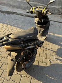 دراجة • كومة حديد • خردة