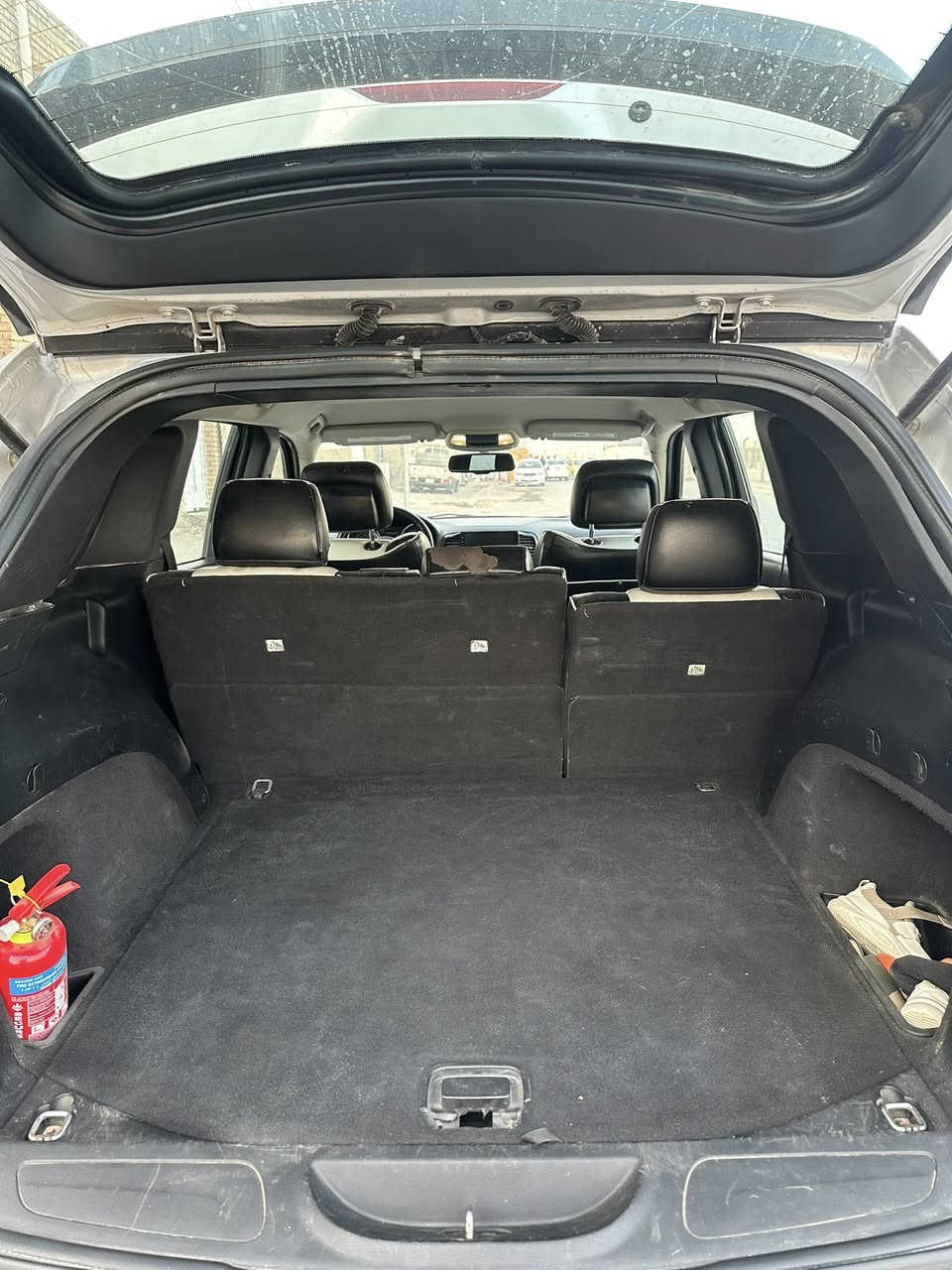 سلام عليكم
جيب شيروگي موديل 2011  
سياره نضيفه مال جني تخم تاير 
وحداديه جديده و تبريد-تدفئه ويه سويج 
باتري جديد محركه 6 
سعر // 140 وبيهة مجال بسيط 

ملاحضه // سياره داخله كلين بدون ضرر فقط صبغ 3 قطع بدون فتح وبدون معجون شرط سونار 

عنوان // ميسان مركز المدينه 
رقمي //***********
