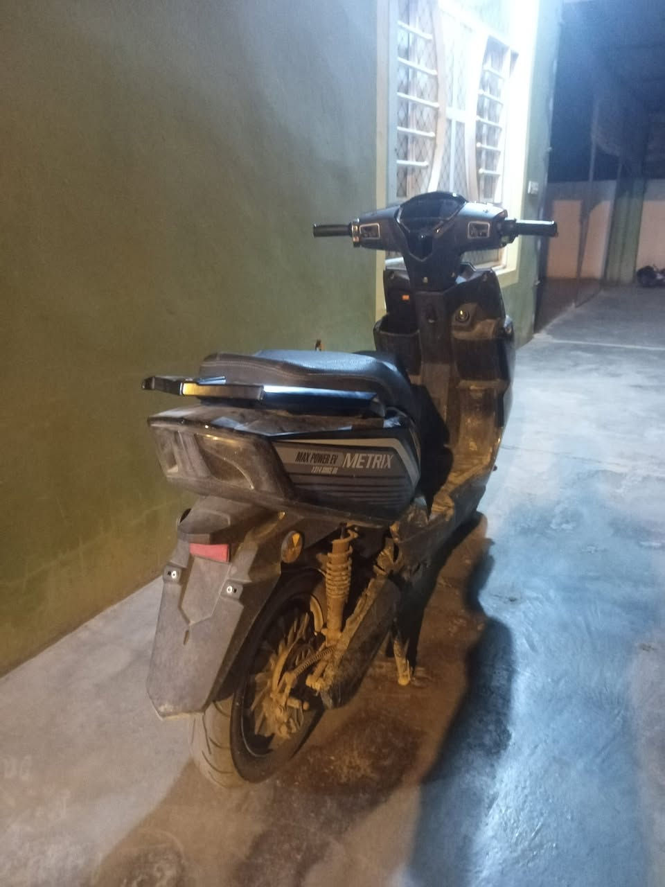 السلام عليكم للبيع دراجه ماتركس موديل 25 مكفولا من كلشي الكفرات شخط مابيهن نضيفه حيل واحله من الصور كامله ماناقصهة كلشي السعر 900 وبيهة مجال للشراي مكاني ديالى شهربان الاستفسار علا الرقم  ***********
