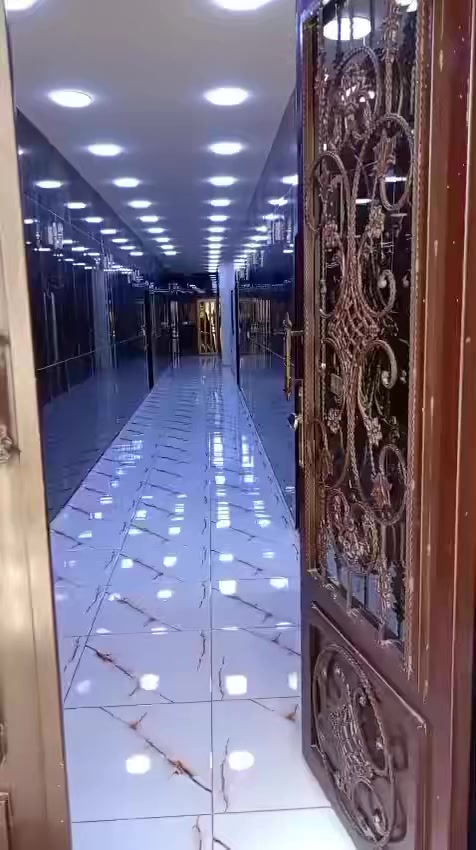 🏬-للإيجار شقة في الكراده داخل
📍-الموقع شارع مجمع ركن الكراده 
🏡-تحتوي على غرفتين وحمام ومطبخ معزول مدخلين للشقة
-البناية تحتوي على كراج ومصعد 24 ساعة
للاستفسار ☎️
*********** واتساب
*********** اتصال
