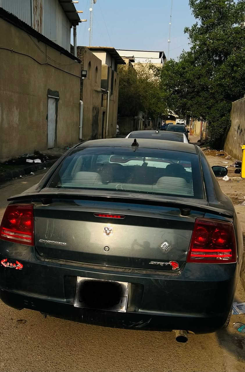 سلام عليكم سياره جارجر موديل 10 دواخل كارتون كصه جنطه متومه فقط ارقام شمالي مكينه 3 ونص مرغوبه سياره كلش حلوه ترايها 
لايت زنون ويل كب عنكبوتي السياره مكفوله  سرقه وعشائر 
حداده شاشه تاب المراوس حسب قناعه وبيع ب 42 وبيها مجال قليل كلش ‏***********
‏ مكاني بصره***********
