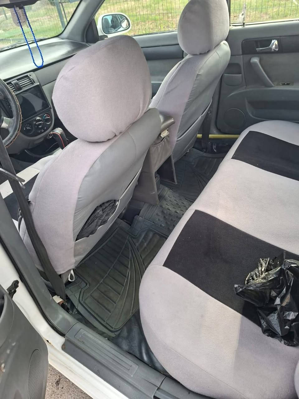 سيارة 2010 سيارة جاھزة السعر ٧٥ ورقة مكاني بغداد ***********
