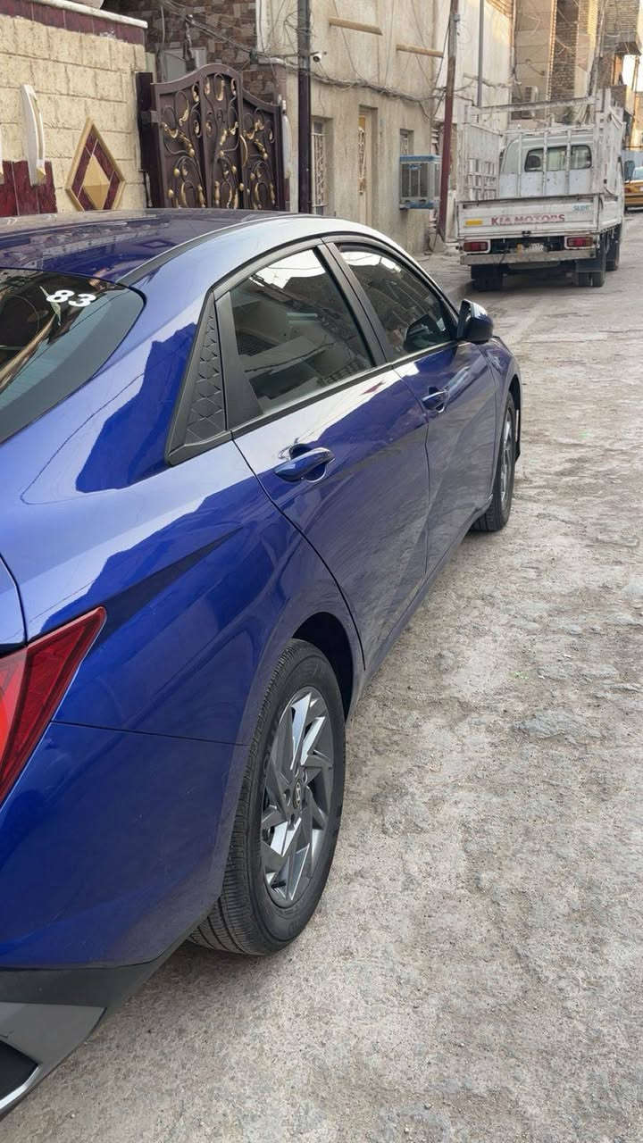 النترا موديل24 هايبرد للبيع فقط
وارد امريكي 
ضرر جاملغ وباب فقط وبدون أيرباك ومبدلات اصليات مال امريكي 
جاملغ لون مطابق فقط وباب الصدر مصبوغ 
مكينه 1600 هايبرد 
ماشيه 20 الف ميل 
مواصفات معروفه بلو هايبرد 
بصمه بيبان بصمه تشغيل عن بعد 
سايد بريك بصمه 
اوتو هولد 
ثلاث اوضاع قياده 
تدفئه كشنات 
تبريد شاشه بيانو 
قبق جنطه ذكي يفتح عند الاقتراب 
كامره دواره 
رادر خلفي امامي جانبي 
تحديد مسار قياده ذاتيه 
مرقم بغداد أبأسمي صور الحادث موجودة أسفل الصور 
السعر ١٦٥ وبيها مجال قليل الأتصال ***********
