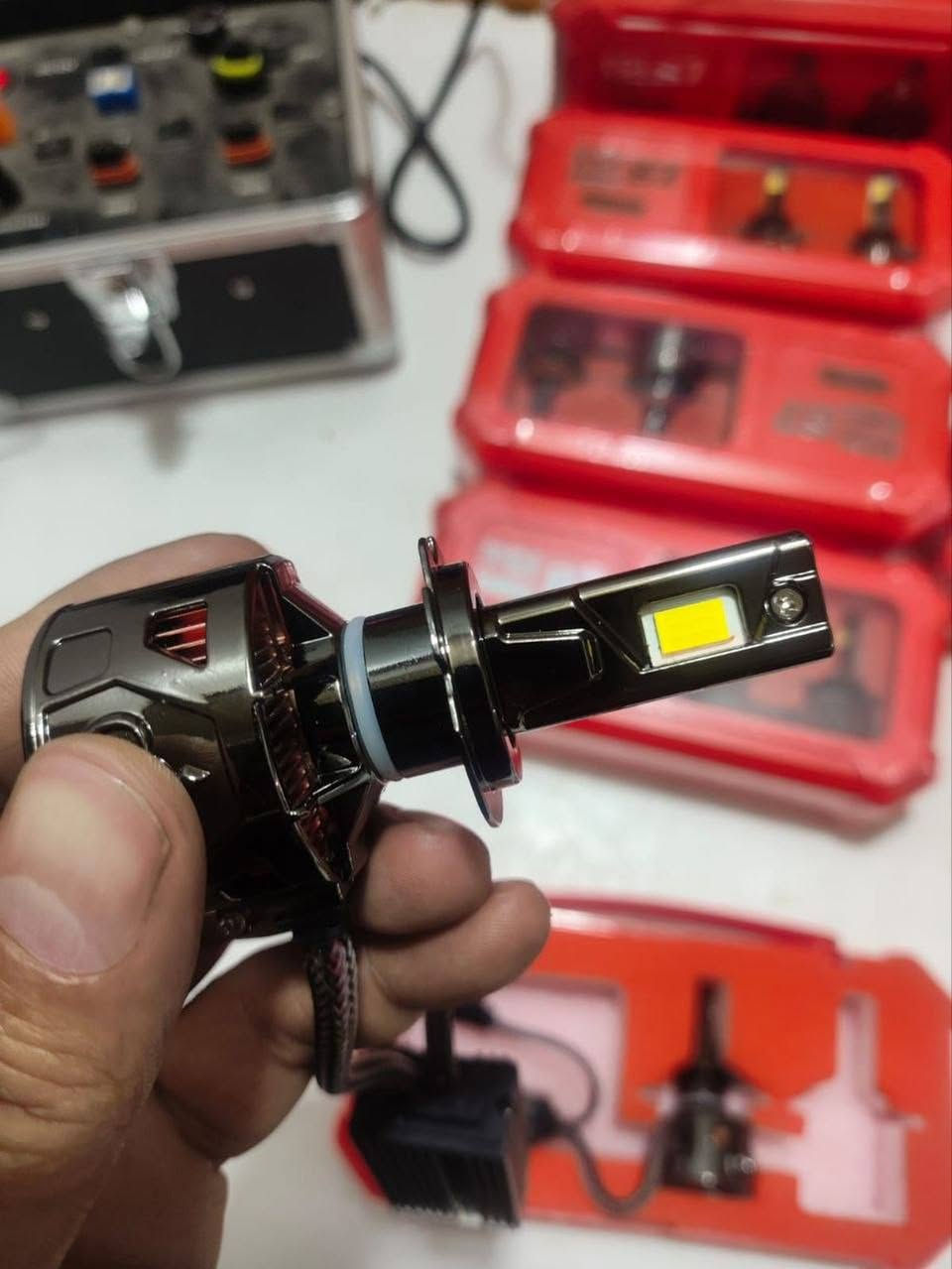 زنون كومبارس💡🔆🟡
حقيبه✅
3براد
 H7
وجميع الدرجات موجوده
.قوة الإضاءة:
 توفر العلبة إضاءة
 بقدرة 4000

 لجميع الدرجات 
السعر 40 الف

والH4
 بسعر 55 الف


**إذا كنت صاحب هذا الإعلان وتريد حذفه لأي سبب، رجاءا أرسل رسالة إلى الدعم الفني**
