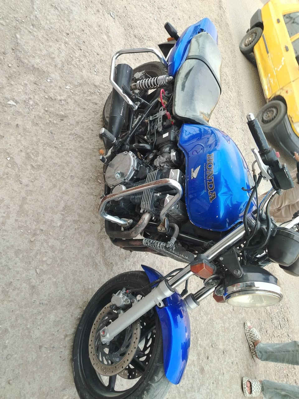 سلام عليكم بطح سيبي آر 750للبيع دراجه حلوه ونضيفه جاهزه ما بيه نقص مكاني ماجديه للاستفسار ***********ما متواجد خاص
