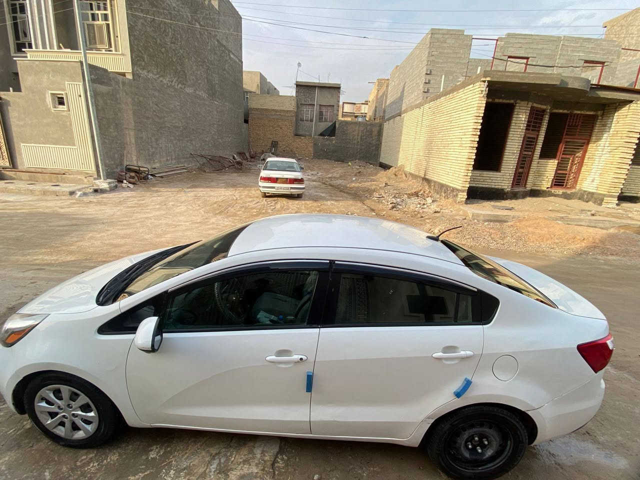 السلام عليكم
سيارة كيه ريو معروضه للبيع
رقم بغداد موديل ٢٠١٣ 
سنويه ٢٠٣١ وبسمي
محرك ١٦٠٠
سياره جاهزه كير محرك خير من الله ما مفتوحاه
 كهربائيات تخم تاير نضيف 
ضرر مابيه فقط تكحيل اثر شخوط وتصليج طخطخات خفيفه ومصلحه
سيارة مال جناي
وكامله فقط التبريد ما صلحته 
الباقي جاهزه السعر ٨٥ وبيه مجال بسيط للشراي
مكان الفلوجه حي الشهراء
الهاتف ***********
