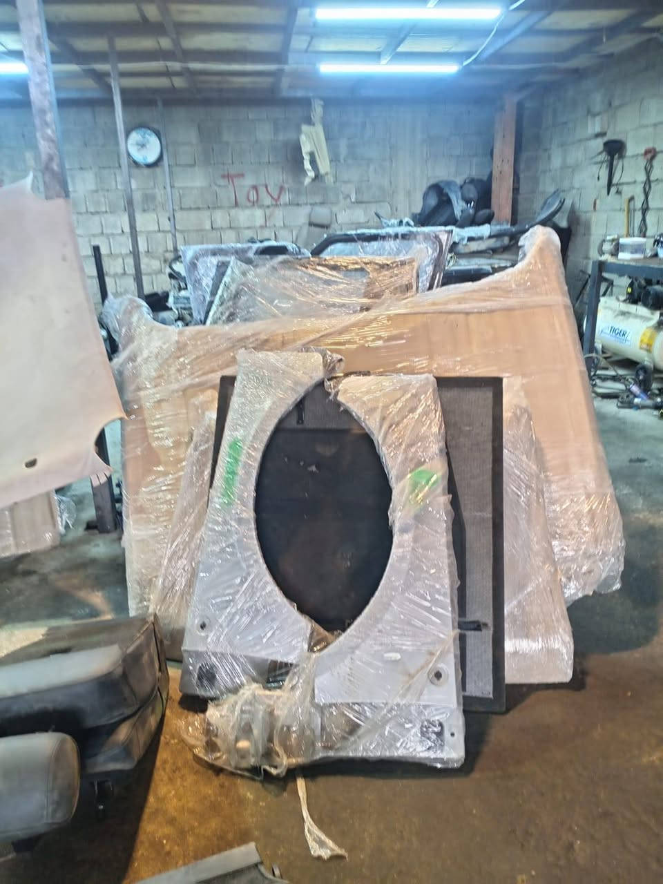 مكينه سوبر/عادي
وصول ادوات رانج روفر 
العنوان السليمانية المنطقة الصناعية 
***********
