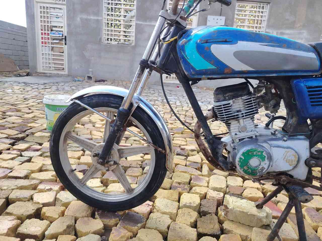 إسلام عليكم دراجة للبيع بدون بدون اوراق 
مكان العماره الطبر 
للاستفسار  الاتصال على الرقم ***********
