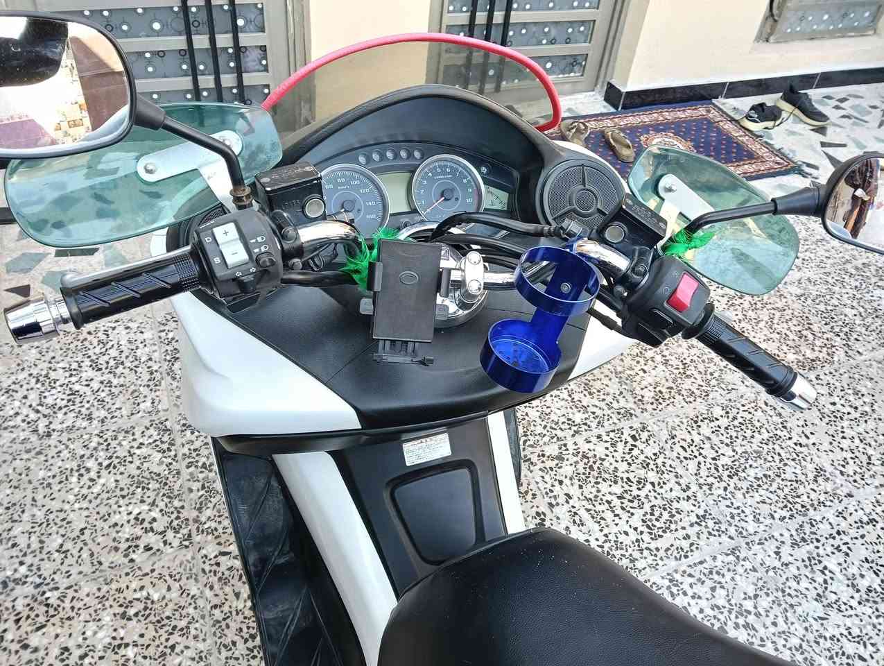 السلام عيكم دراجة فورزا 010 S7  
سعر 2مليون 
***********
