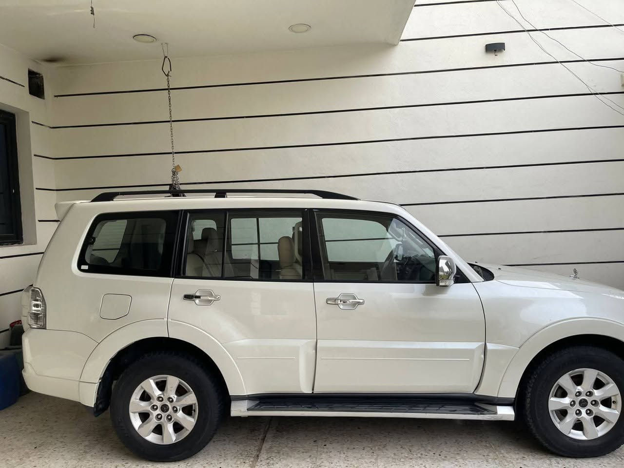 للبيع باجيرو 2010 حبتور  رقم بغداد بسمي تحويل مباشر  العنوان بغداد المنصور  السعر150وبيه مجال   للاستفسار الاتصال على الرقم ***********
