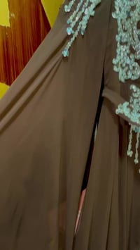 قفطان • قياس ٥٠ • جديد