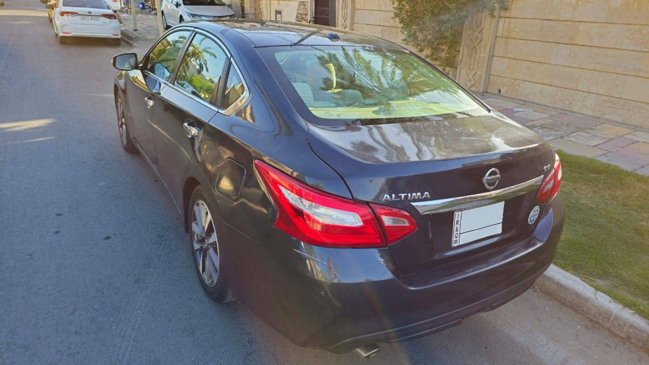 🚘 للبيع – نيسان التيما 2017، الفئة SV، وارد امريكي، اللون ارزق - نيلي
📍 المكان: بغداد سنوية ورقم مميز، بأسمي تحويل مباشر.
🔹 المواصفات:
• محرك 4 سلندر، سعة 2.5 لتر.
• تبريد منفصل Dual.
• مانع انزلاق و abs.
• حساسات أمامية وخلفية نظام تحذير النقاط العمياء، رادار توقف ذاتي.
• بصمة 5 ازرار وتشغيل عن بعد.
• تحكمات ستيرن كامل، كروس مثبت سرعة.
• دواخل لون بيجي، مقعد السايق تحكم كهربائي.
• شاشة بلادية + بلوتوث + كاميرة خلفية.
• مرايات جانبية جديدة ام اشارات ب2025.
• مازدات امامية عدسة LED جديدة (2025).
✅ الضرر: حادثها خلفي صندوك (الجنطة) امريكا، جاملغ جهة يمين السايق العراق، بجم كبس.
✅ السيارة نظيفة كولش الكير بشرط (براد جديد ب2025) والمحرك وكل الكهربائيات شرط الفحص (صيانة منتظمة، ماشية 225 الف كيلومتر قابلة للزيادة)، صدر امامي وخلفي جديد مبدل ب2025.
✅ غرامات على السنوية او السيارة صفر.
✅ السعر 127 ورقة وبيها مجال حك الجية.
📞 للاستفسار والتواصل: ***********
