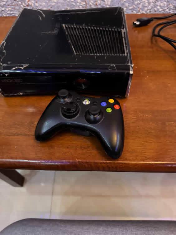 السلام عليكم اكس بوكس 360 جديد ممستخدم جبته وضميته ماستخدمته الجهاز كلش نضيف بعده بجيس الشركه + ايفون 11 عادي بطاريه 81 ذاكره 128 مبدل فقط شاشه ثنينهن مرواس بايفون متواجد واتساب ورقم ***********
