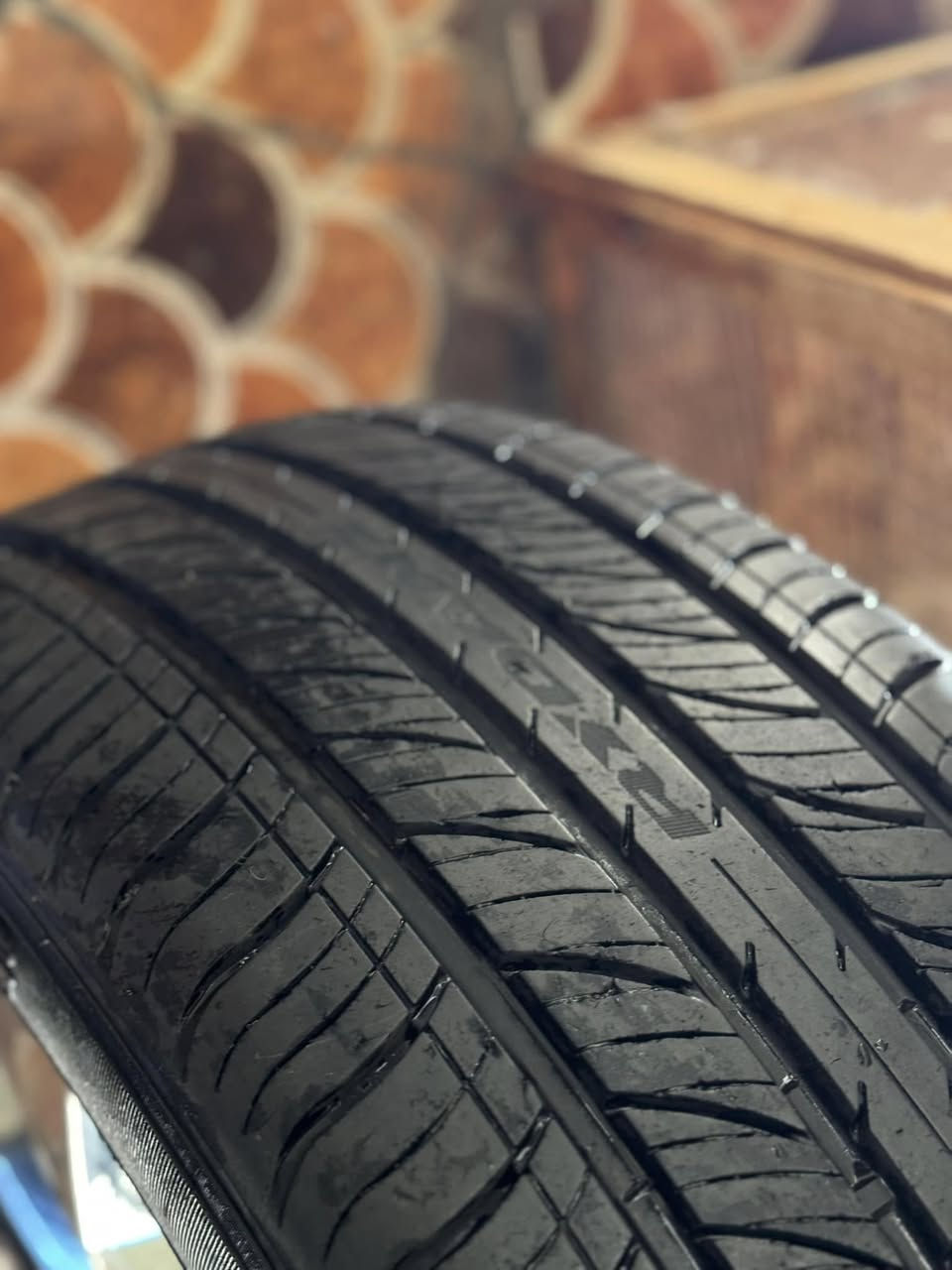 سبير سورنتو جديد للبيع 
كامل هوة و الكب و الولف و الحساس 
بي شخوط بسيطه بالويل مثل ما موضح بالصور 
🟢سعرة 200 الف 🟢 و بي مجال 
***********
