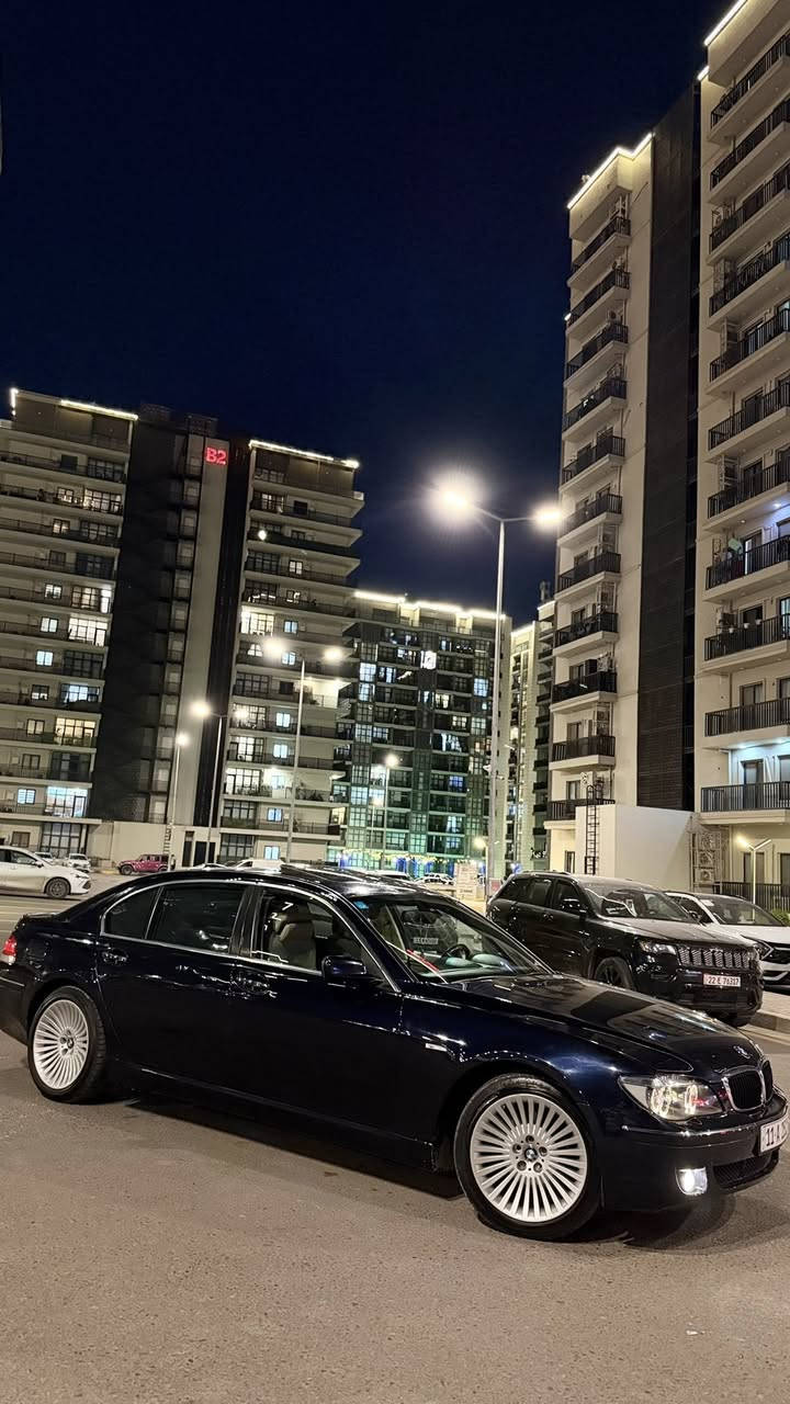 السلام عليكم BMW باخرة من النوادر 730 باب طويل ماشية 190 كيلو كفالة من الضربة فقط صبغ للجمالية السيارة كير مكينة كهربائيات سبانة ما ممدود عليهن روح افحص وين متريد بصمات ثنين البلاديات مالتهة لونهة نيلي بس تباوع عليهة سودة كلش حلو وراقي الون وبالعافية على الصير من قسمتة لان برغي نقص ماكو بيهة كلة جديد منظومة البنزين والماي والصدر والتايرات واذاين مكينة وكير والسيارة فول الفول بوب شفط بردات مكاني بغداد الكرخ 
***********
