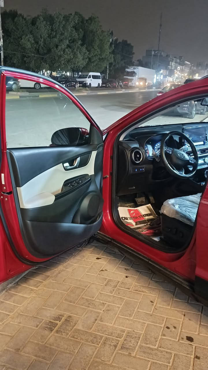 سلام عليكم كونا 2023فول مواصفات 
فتحة 
بصمة
تشغيل عن بعد 
فور ويل 
كشنات هيتر 
تحكم ستير جهتين 
حادث جاملخ اماي صفحت سايق وباب بارد 
سعر 145وبيهة مجال 
رقم ***********عنوان بغداد دورة
