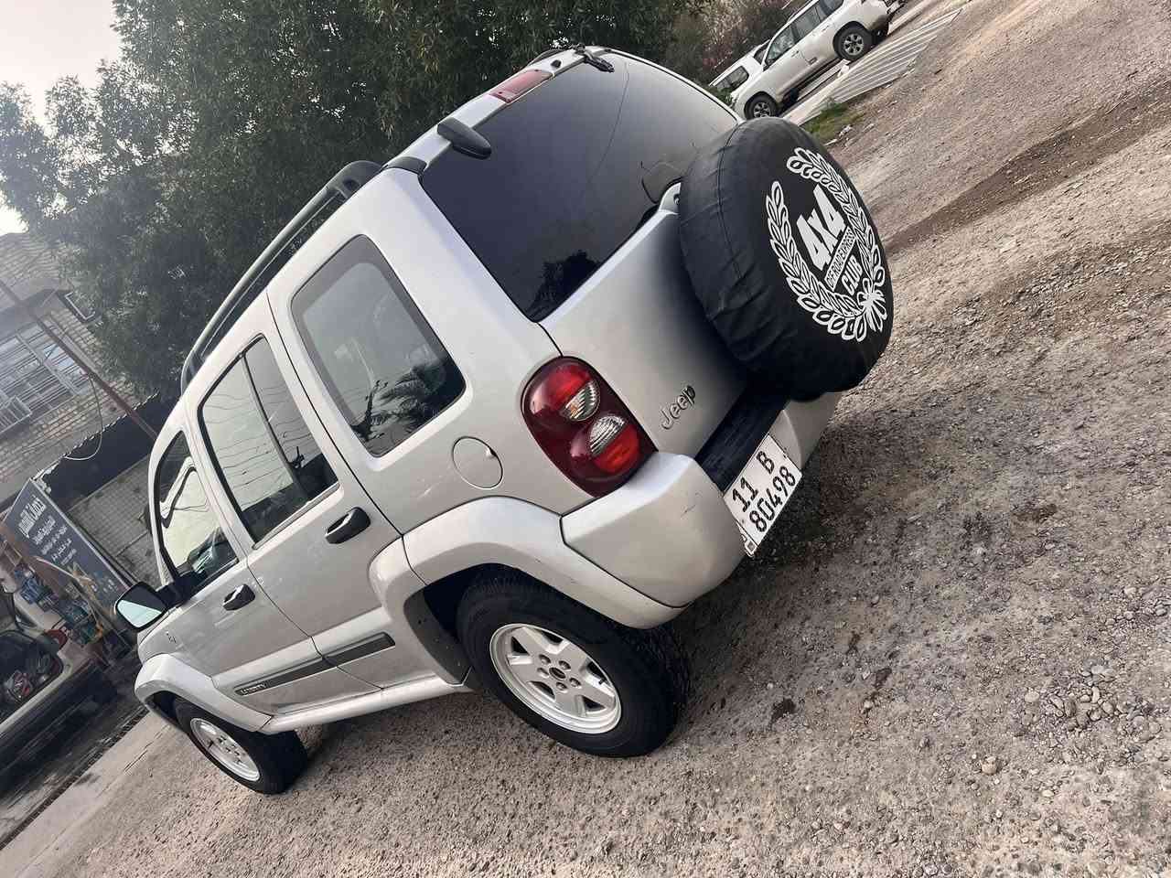 جيب لبرتي2007 السعر75 عنوان بغداد حي البنوك رقم الهاتف ***********
