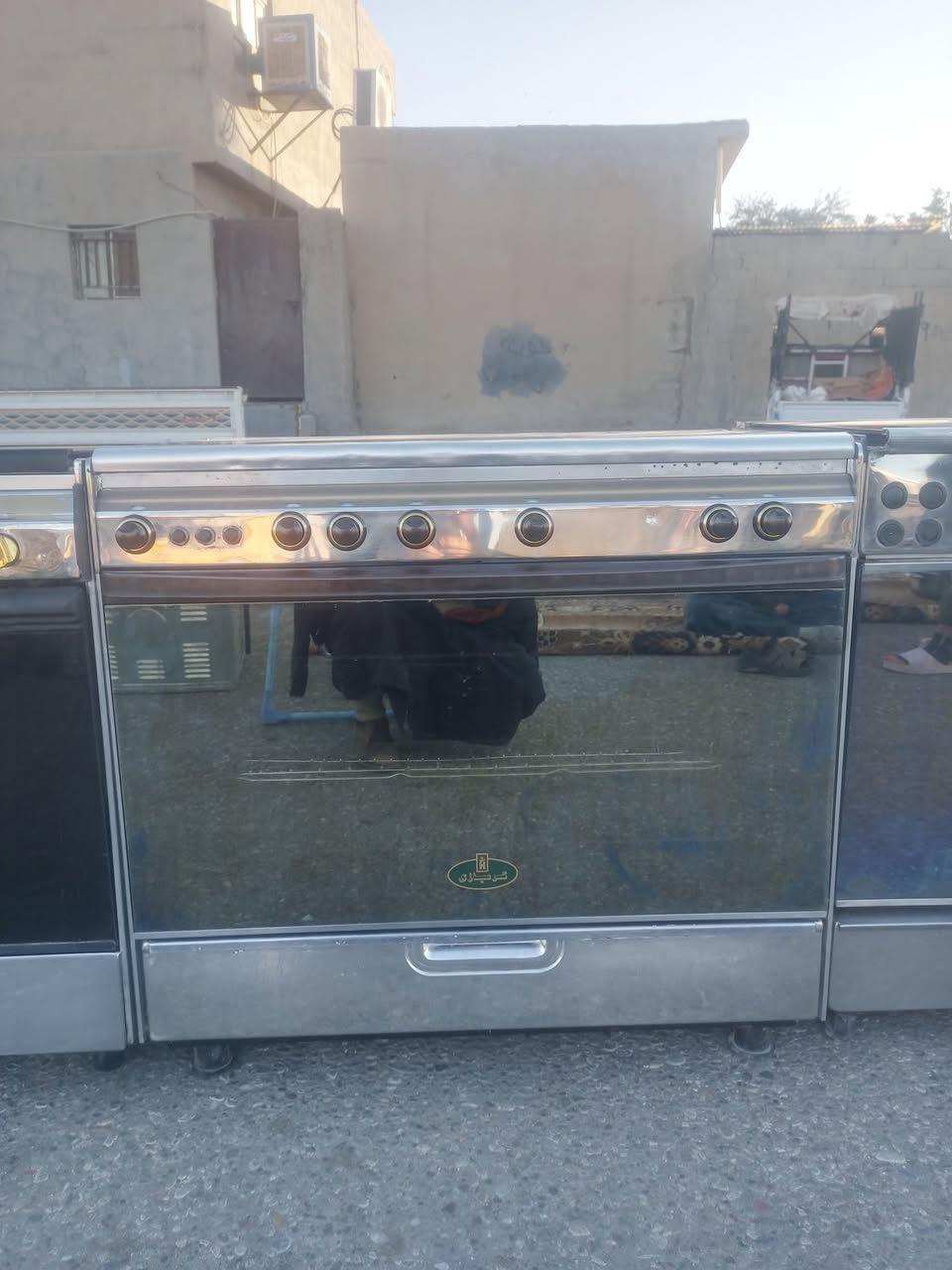 طباخات للبيع نضافه ٩٥ ب ١٠٠ شرط الشغل نار زركه مابيها لا هيس ولا صفرار شراي تفضل خاص او الاتصال ع الرقم ***********
