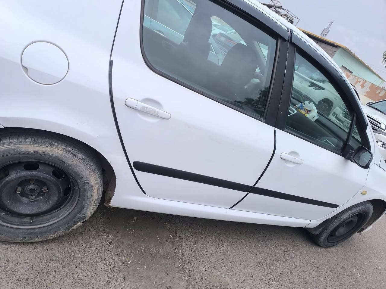 صدر امامي خلفي جديد
تخم تاير جديد

نوزلات جدد

بلكات جدد

فلاتر تبريد - شوته - بانزين جدد

فيتبم جديد

تبريد ثلج 

شاشة ابل كار بلي 
كهربائيات وضع الشركة بلادية

مبدل بيهه باب خلف السايق وبنيد وثنينهن مصبوغات مع العلم الباب جانت مدحوجه والبنيد شي سطحي وانشك بدون اي اضرار والصور قبل التبديل موجوده 

رايدهه ب٥٨ ورقه مكاني بغداد الدورة 

رقمهة مثنى بإسمي سنويتهه لل٢٧ 

للاستفسار ***********
