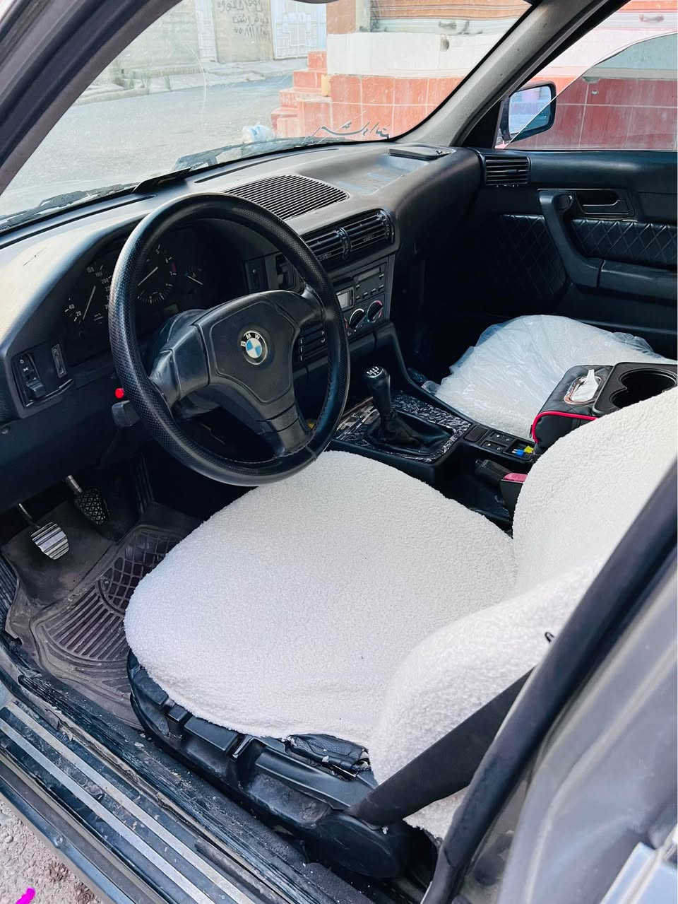 Salam 
BMW 525.  1993:مۆدیل
گیرحادی دەبل دجیتاڵ سوکان ئیرباگە  سلایتە  دوو جام کارەبای 
سیارەکە  پشت و پیشی کەپسە بڕانەوەی بەشەرتە لەسەر ساخە عامە بۆجوانی
کارەبای مەزبوتە 
٤تایەو ویلی 95 لەژیرە 

سیارەکە مەنەفیستە کیشەی مەدەنی بەشەرتە :
سحر:٢٥ مەجال
ژم:***********/***********
شوین:هەریر 
 
ادمین❤️ شقلاوة, أربيل
