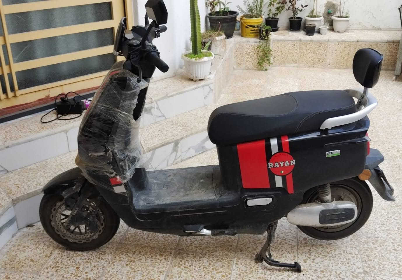 السلام عليكم ورحمة الله وبركاتة 
عندي دراجه شحن النوع الريان للبيع 
رايدها ب800 وبيها مجال


**إذا كنت صاحب هذا الإعلان وتريد حذفه لأي سبب، رجاءا أرسل رسالة إلى الدعم الفني**