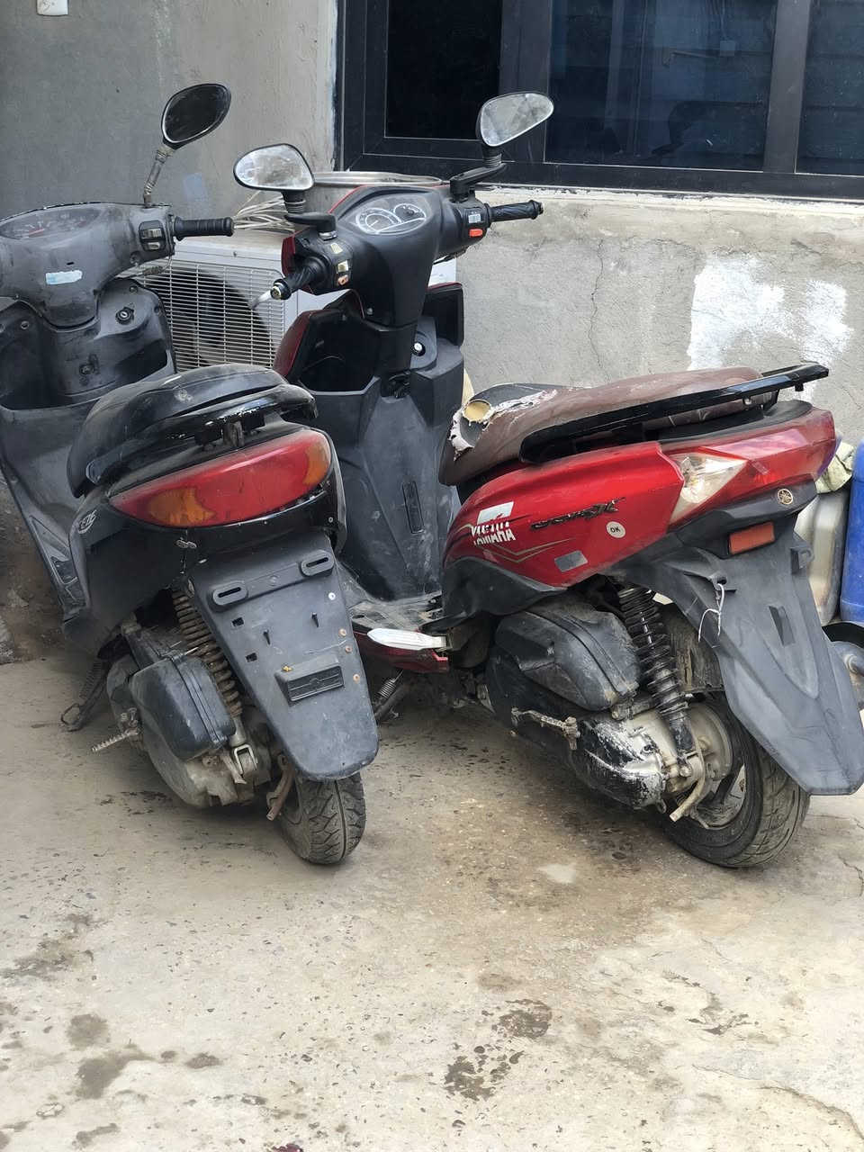 السلام عليكم للبيع دراجتين كوم حديد بريز  سكنس صيني بس محرك مالته مال عدله  دراجه ابريز شغاله بس متروكه سكنس لاطش محرك دراجه جان خير من الله كهربائيات كله شغاله ابريز سكنس سعر 300قفل لحد يعامل لحد يدك عليه معلق راسلني ماسنجر لوو واتساب هذا رقمي ***********
