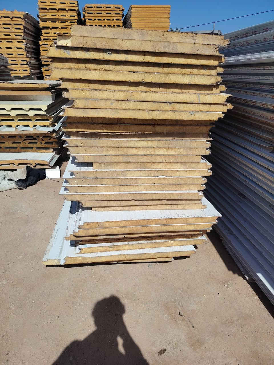 اسلام عليكم سندويج مستعمل نظيف جداري مكاني نجف حيره التصال بالرقم ***********
