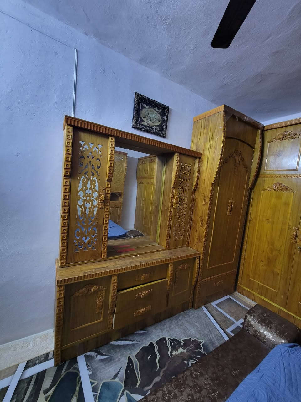 غرفة نوم للبيع السعر 1300 *********** المكان حي صدم
