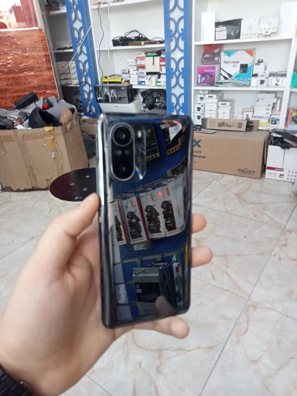 ريدمي كي 40
ذاكره256
عشوائيه12+3
مبدأ شاشه افضل نوعيه
يشغل 90صافي
واتساب***********
مكاني البصرة قضاء المدينه
