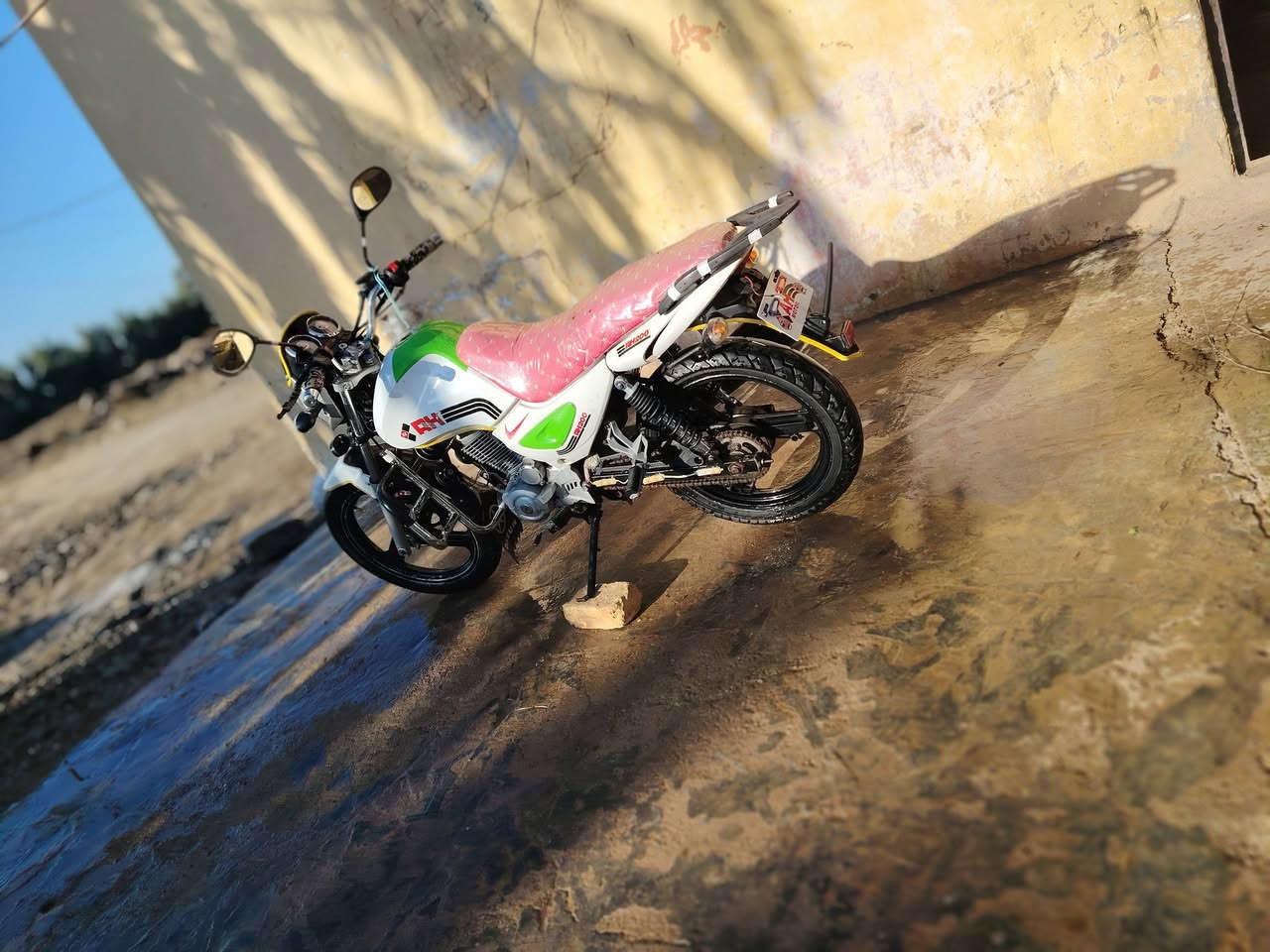 🏍 ماطور امزت MZ للبيع 
⚙️ محرك 200 
👑 موديل 2018
🏍ماطور مكفول من كل عيب شغل وطلع 
كهربائيات كله شغاله سعر 800 وبي مجال بسيط 
📌 مكاني صلاح الدين الدجيل 
رجاً المو شراي لا يكسر بحلال الناس ♥
الشراي يتصل ***********
