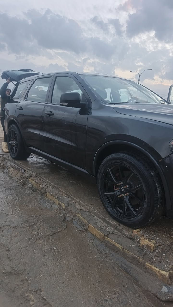 السلام عليكم سيارة دوج دورنكو موديل2013سنويه باسمي بيها حادث من امريكا جاملغ أمامي وباب أيمن صوره حادث سقوط قمريه عليها وموضح مقطع الفيديو وسعرها ١٤٠وبيها مجال وترهم مرواس أوباما إلا تصال ***********
فول مواصفات عليهه تزويد سلايت روف سستم صوت كشنات تدفه تبريد جلد أسود تخم تاير جديد أضافه عليهه رياضي عليهه تزويد سبيسر كاكات صالصنه بلادي زرع عدسات زنون متغير ألوان سياره مزوعه الأخير مكينه كير حداديه جديده تبريد كله كفاله مكينه 5/700 رادار جانبي اشاره بل مري خالد مطلك المسعودي
