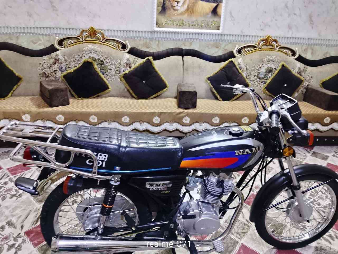 السلام عليكم نامه امتياز باب الاول موديل 2026 الدراجه بعدها زيرو يعني مكفوله من الشخط من البرغي دراجه جديده اوراق كامله محرك مكفول سوبايا طابقين ام الختم تاير امامي رفيع يعني الاصلي  محرك 3 احرف 
***********
