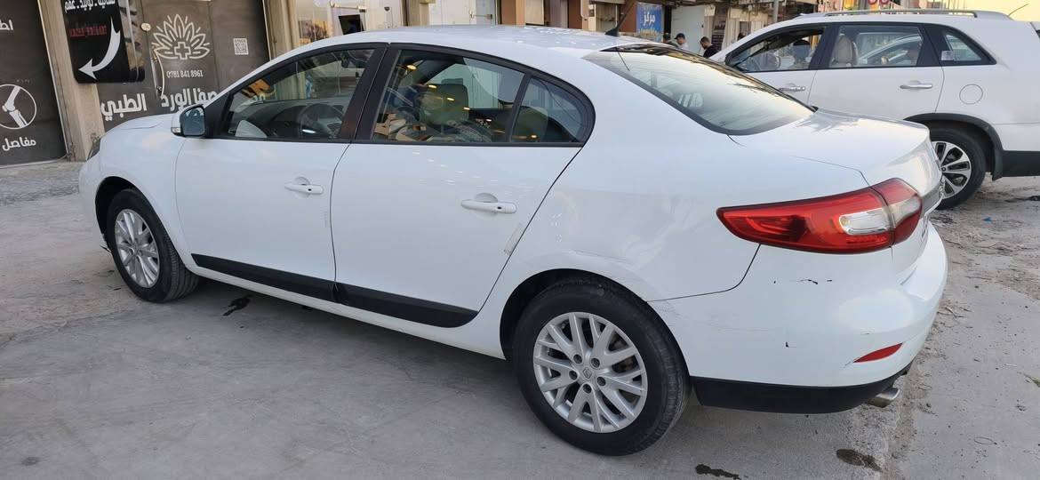 رينو فلونس 2016 فول بصمه بدون فتحه سقف تحكم ستيرن مثبت سرعه اشاير بالمري لايتات زنون بلوجكترات انارة نهاريه ويلكب ابلادي بيها ضرر موضح بالصور سيارة جاهزه بيها شغلات بسيطه للاستفسار الاتصال واتساب *********** بغداد, العراق
